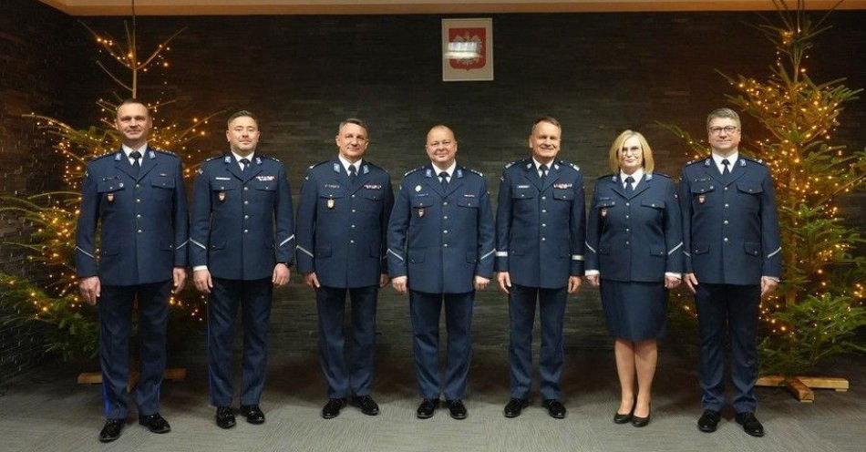 zdjęcie: Nowi komendanci i kierownictwo laboratorium w Małopolsce / fot. KMP w Proszowicach