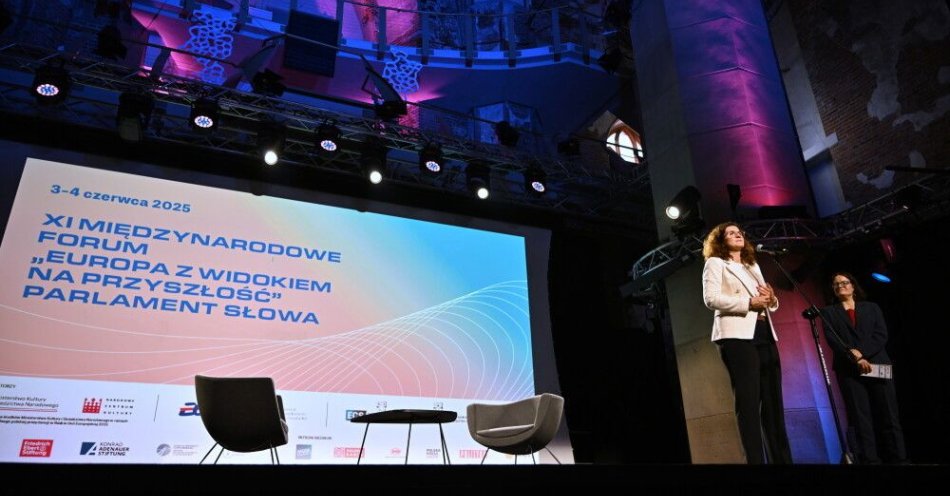 zdjęcie: Po raz pierwszy przyznano Odznaki Solidarności i Praw Człowieka / fot. PAP