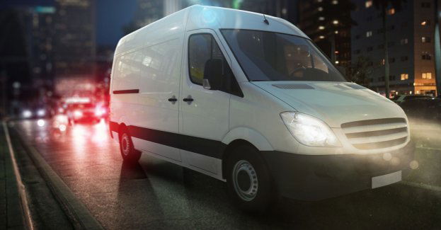 Policja szuka mężczyzny, który uprowadził samochód z 13-latką; dziecku nic się nie stało