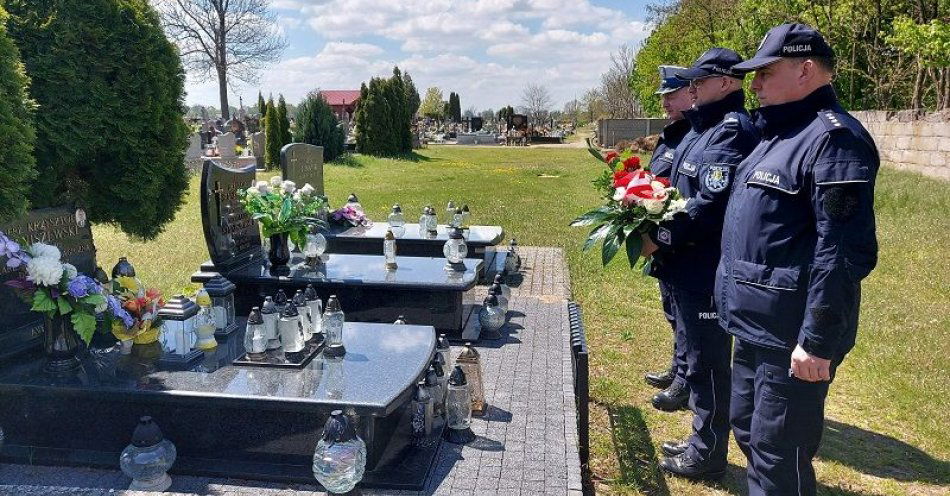 zdjęcie: Pamiętamy o naszych kolegach, którzy zginęli na służbie! / fot. KPP w Kutnie