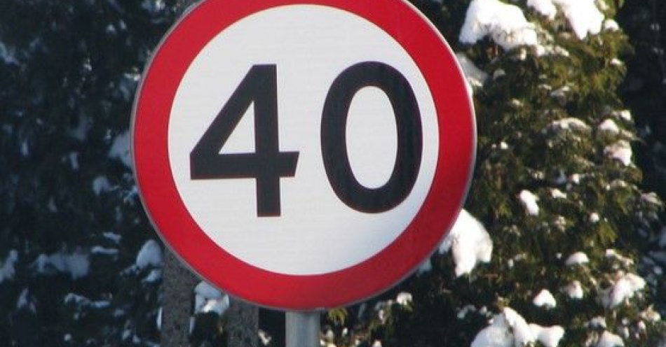 zdjęcie: Zima przypomina o zagrożeniach na drogach: odśnieżaj i jedź ostrożnie / fot. KPP Jarocin