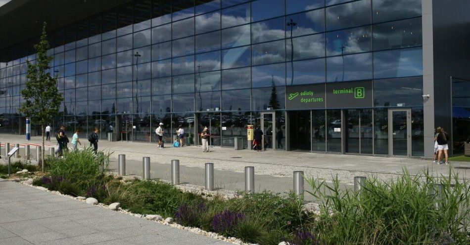 zdjęcie: Tegoroczny sierpień najlepszym miesiącem w historii lotniska Katowice / fot. PAP
