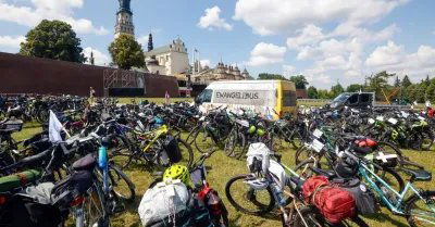W poniedziałek na Jasną Górę z Warszawy wyruszą pątnicy rowerowi