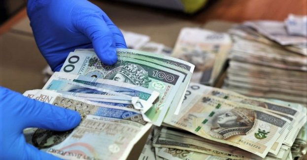 Napadli na konwojenta i zrabowali kilkaset tysięcy złotych – wrocławscy policjanci zatrzymali podejrzanych i odzyskali skradziony łup