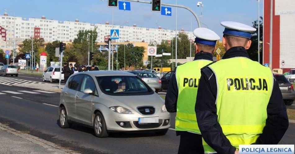 zdjęcie: Boże ciało - utrudnienia w ruchu / fot. KMP w Legnicy