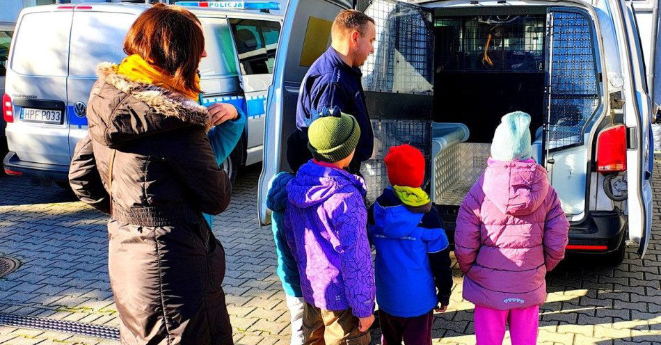 zdjęcie: Maluchy odwiedziły Komendę Powiatową w Rawie Mazowieckiej / fot. KPP w Rawie Mazowieckiej