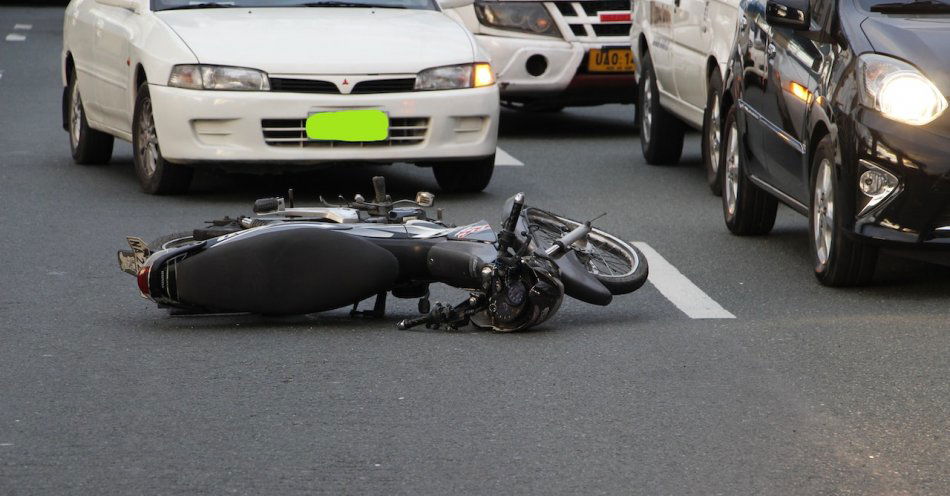 zdjęcie: Wypadek motocyklu w Cimochach. Jedna osoba nie żyje, druga jest ranna / pexels/12002262