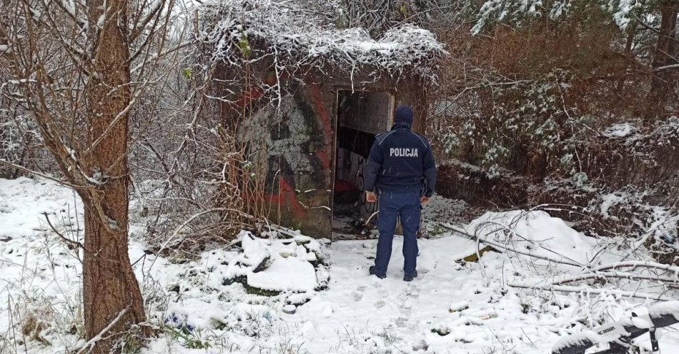 zdjęcie: Wychłodzenie grozi życiu Reaguj i zgłaszaj osoby potrzebujące / fot. KPP w Poddębicach