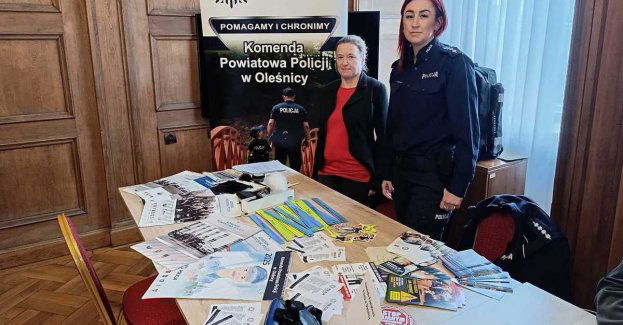 Policja z Oleśnicy rekrutowała na Targach Pracy