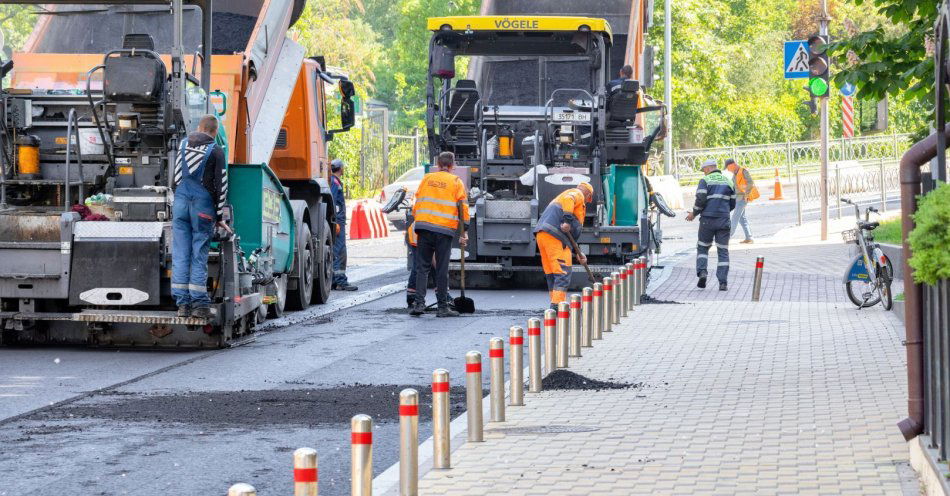 zdjęcie: Katowice inwestują w drogi: MZUiM ogłosił przetargi na remonty nawierzchni kolejnych ulic / v54876639