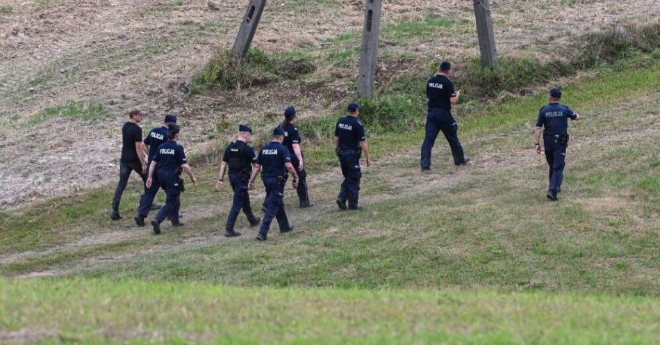 zdjęcie: Uszkodzony dron znaleziony na polu w okolicy Białej Podlaskiej / fot. PAP