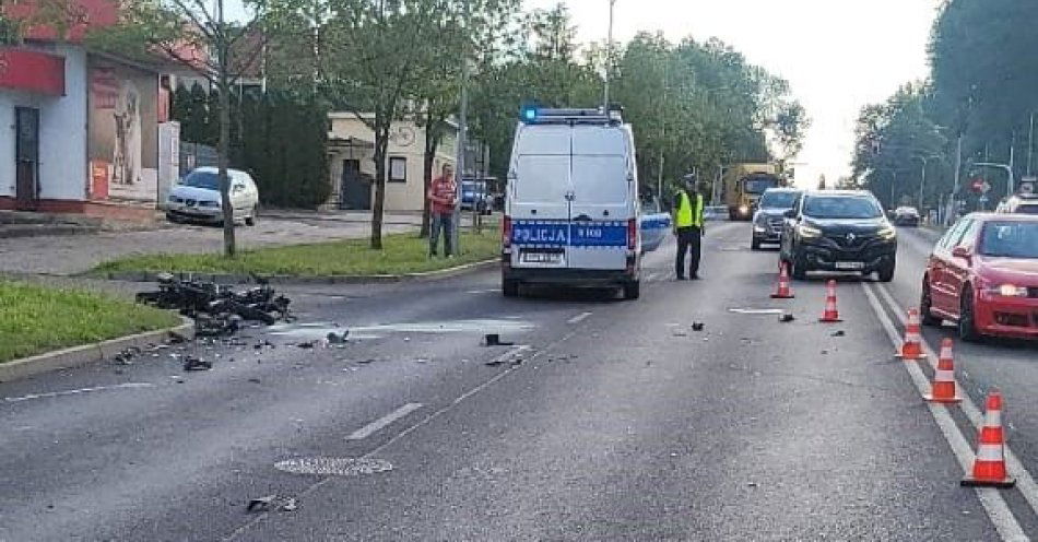 zdjęcie: Policjanci zatrzymali pijanego kierowcę, który spowodował wypadek w centrum Słupska. / fot. KMP w Słupsku