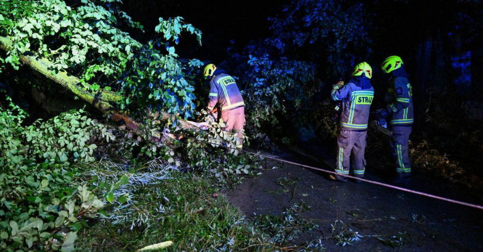 zdjęcie: Wieje coraz bardziej; w porywach nawet 140 km/h / fot. PAP