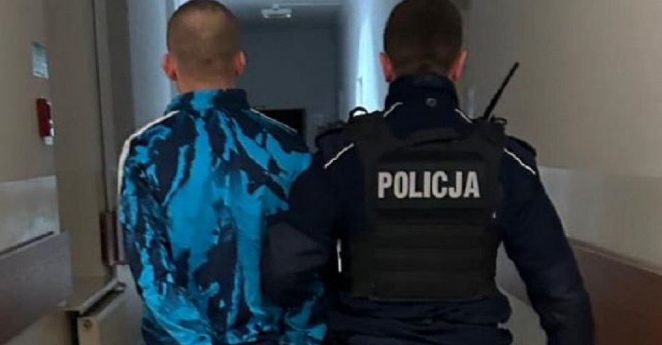 zdjęcie: Poszukiwani próbowali ukryć się przed policjantami i wymiarem sprawiedliwości, lecz na próżno / fot. KPP w Świeciu