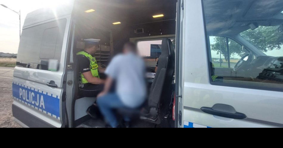 zdjęcie: Dzięki czujności policjantki, nietrzeźwy kierowca został zatrzymany / fot. KPP Strzelce Opolskie
