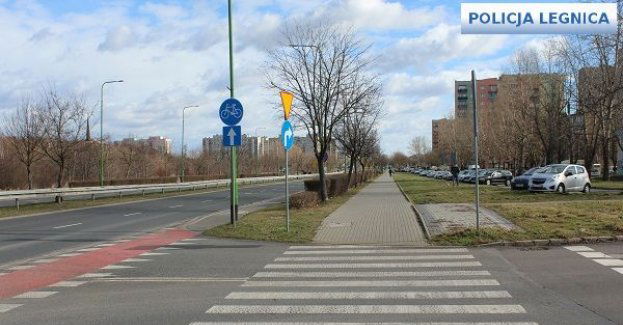 Pieszy i pojazd na przejściu dla pieszych, kto jakie ma obowiązki