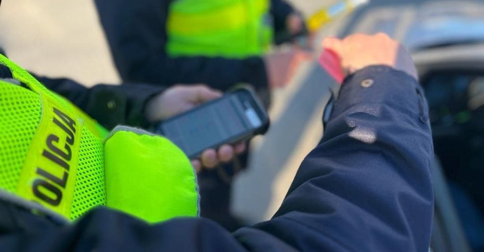 zdjęcie: Przyłapany na zakazie kierowca stracił auto na parkingu / fot. KPP Zambrów