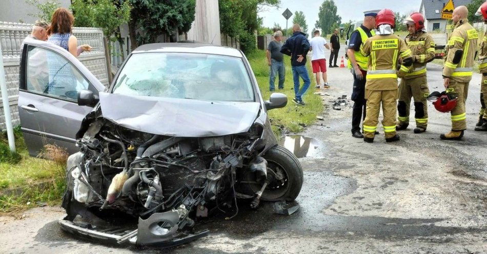 zdjęcie: Wypadek w Pajęcznie – jedna osoba trafiła do szpitala / fot. KPP w Pajęcznie