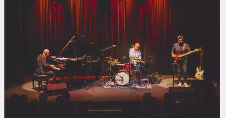 zdjęcie: Największe przeboje The Beatles w doskonałych jazzowych aranżacjach! Tego nie można przegapić / kupbilecik24.pl / Największe przeboje The Beatles w doskonałych jazzowych aranżacjach! Tego nie można przegapić