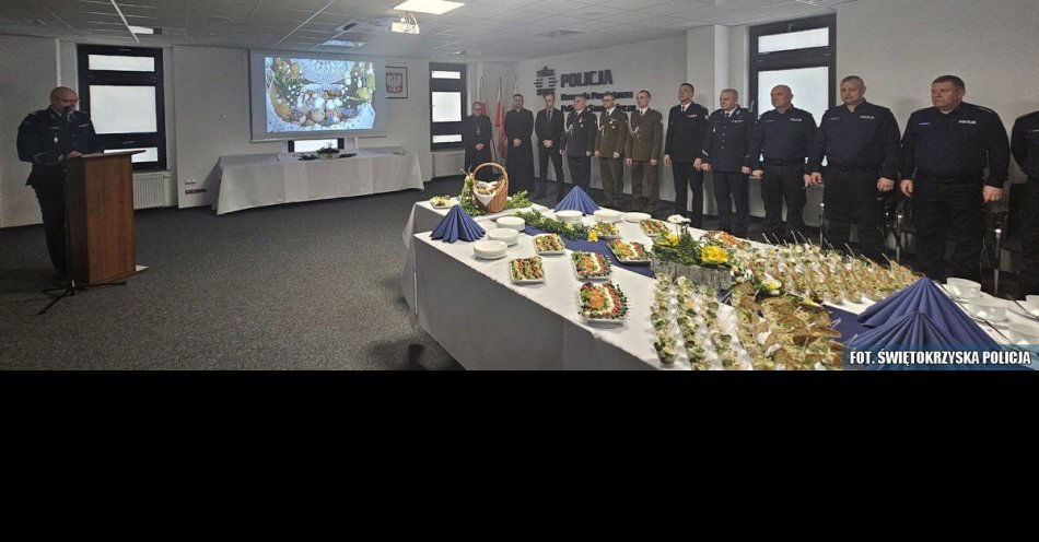 zdjęcie: Wielkanocne spotkanie sandomierskich policjantów z lokalnymi służbami / fot. KPP Sandomierz