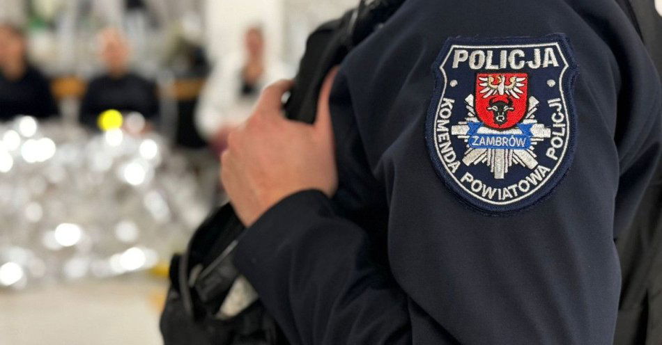 zdjęcie: Kobiety uczyły się samoobrony pod okiem policjanta / fot. KPP Zambrów