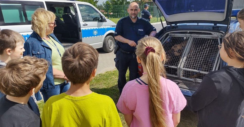 zdjęcie: Liczne atrakcje na festynie szkolnym w Mroczy / fot. KPP w Nakle nad Notecią