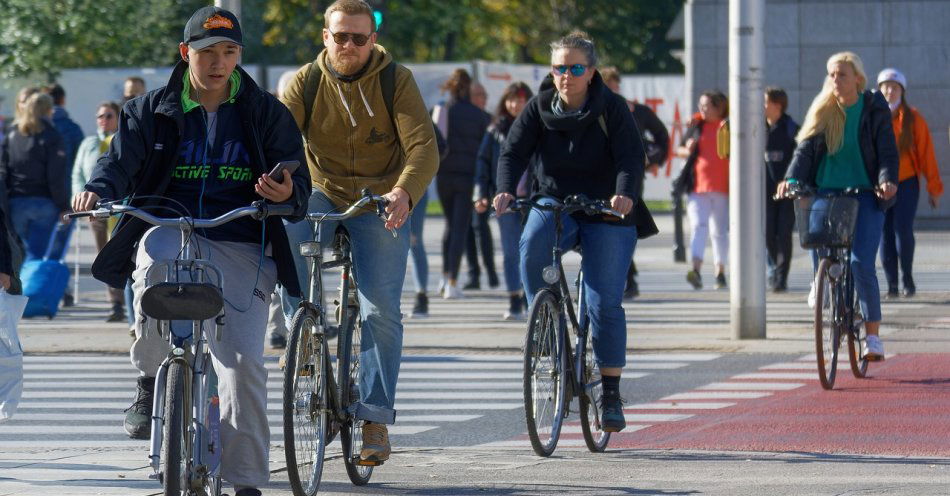 zdjęcie: Wypadek w Nowym Radzikowie na drodze wojewódzkiej 570. 30-letni rowerzysta potrącony przez auto dostawcze zmarł w szpitalu / pixabay/7269666