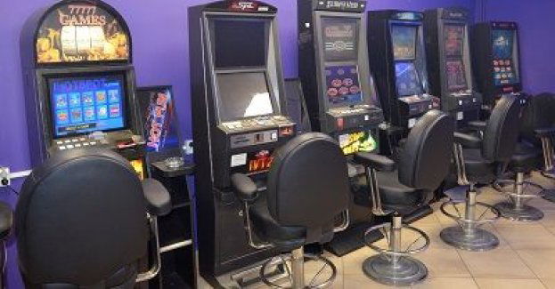 Policjanci zabezpieczyli 6 nielegalnych automatów do gier hazardowych