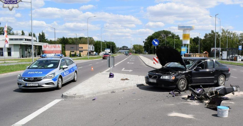 zdjęcie: Nieustąpienie pierwszeństwa przyczyną wypadek z udziałem motorowerzysty / fot. KMP Zamość