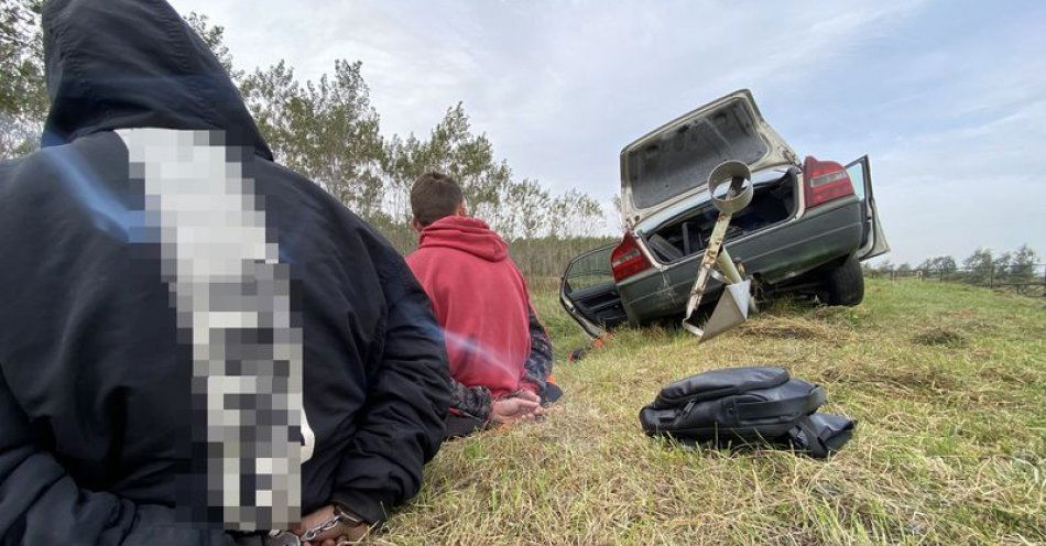 zdjęcie: Jechał po narkotykach, z narkotykami i na zakazie – kierowca i pasażer zatrzymani przez policjantów z Sadlinek / fot. KPP w Kwidzynie