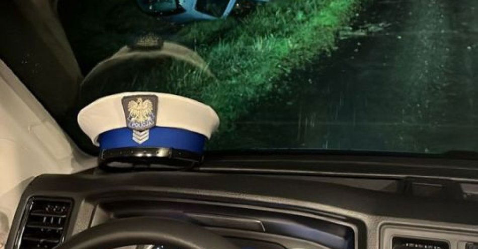 zdjęcie: Nietrzeźwy kierowca dachował w Goleniowie po przyspieszeniu / fot. KPP w Goleniowie