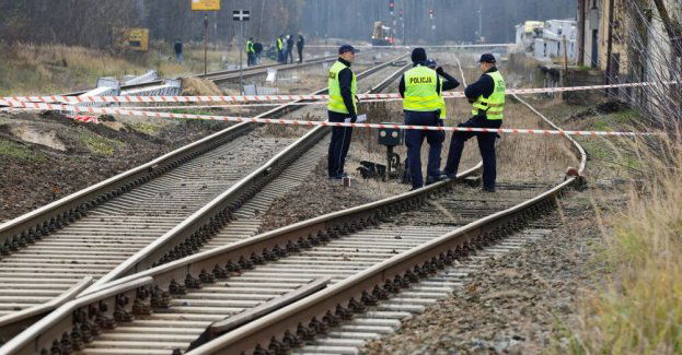 Ślepe naboje karabinowe na remontowanych torach we wsi Sośnie