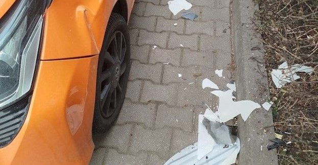 W złości na partnerkę wyrzucił przez okno telewizor wprost na zaparkowane auto…