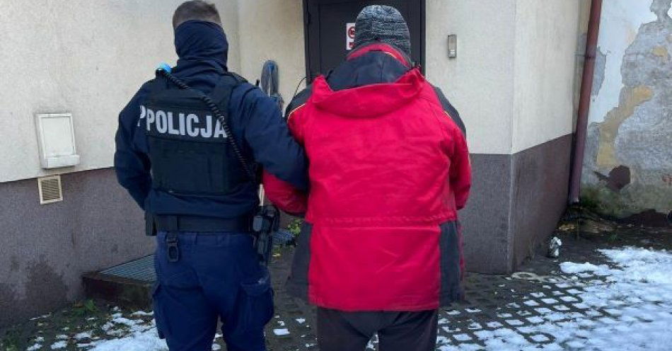 zdjęcie: Policjanci podczas patrolu rozpoznali poszukiwanego mężczyznę / fot. KMP w Gdyni
