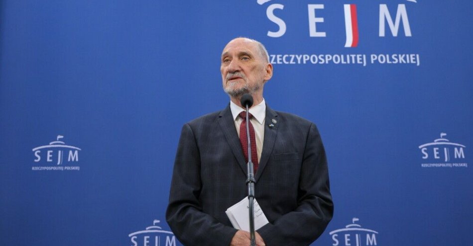 zdjęcie: Sejm uchylił immunitet posłowi PiS Antoniemu Macierewiczowi / fot. PAP