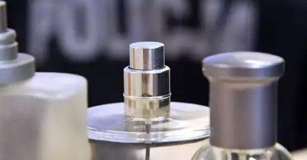 Odpowie za kradzież perfum