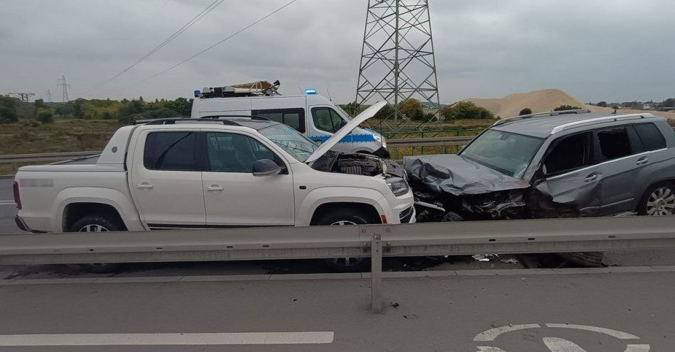 zdjęcie: Zderzenie trzech pojazdów na ulicy Wschodniej w Chełmie. Zorganizowano objazdy / fot. KMP Chełm