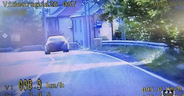 Przekroczył dozwoloną prędkość o 58 km/h i utracił prawo jazdy.