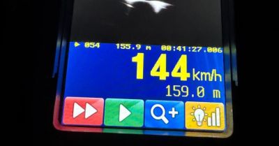 Pijany kierowca pędził 144 km/h i uciekł przed policją