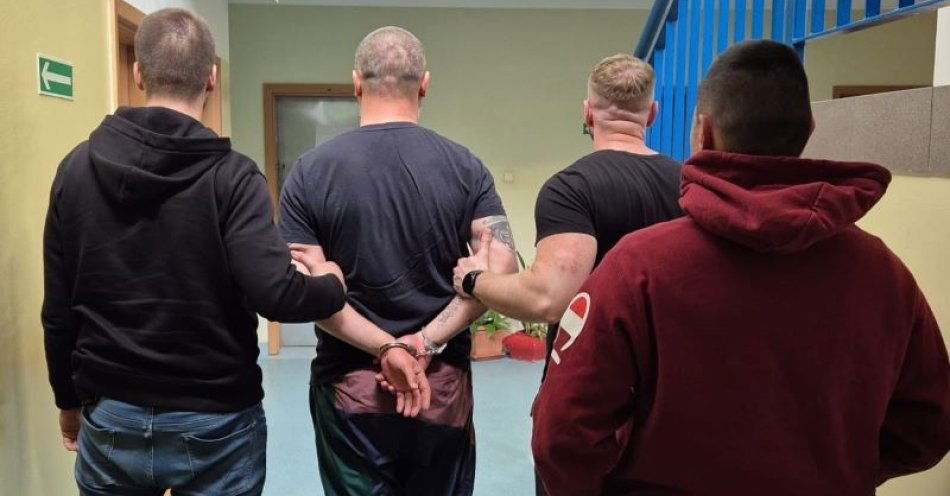 zdjęcie: Odpowiedni przekaz informacji pomiędzy dzielnicowym, a kryminalnymi zaowocował zatrzymaniem sprawcy kradzieży roweru wartego 12 tys. zł / fot. KMP w Gdyni