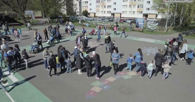 Podaj niebieską dłoń, czyli Dzień Świadomości Autyzmu w grudziądzkim Zespole Placówek Edukacyjno-Rewalidacyjnych