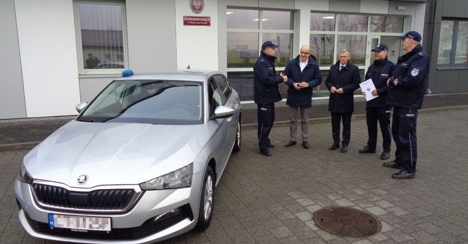 zdjęcie: Nowy nieoznakowany radiowóz dla policjantów z Dobrzejewic / fot. KMP w Toruniu