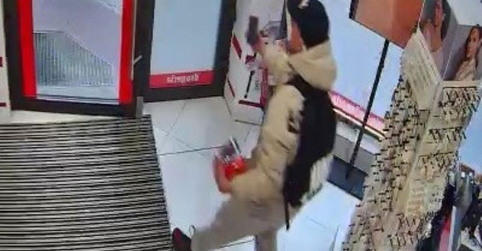 zdjęcie: Rozpoznajesz tego mężczyznę? - Powiadom policjantów! / fot. KMP w Gdyni