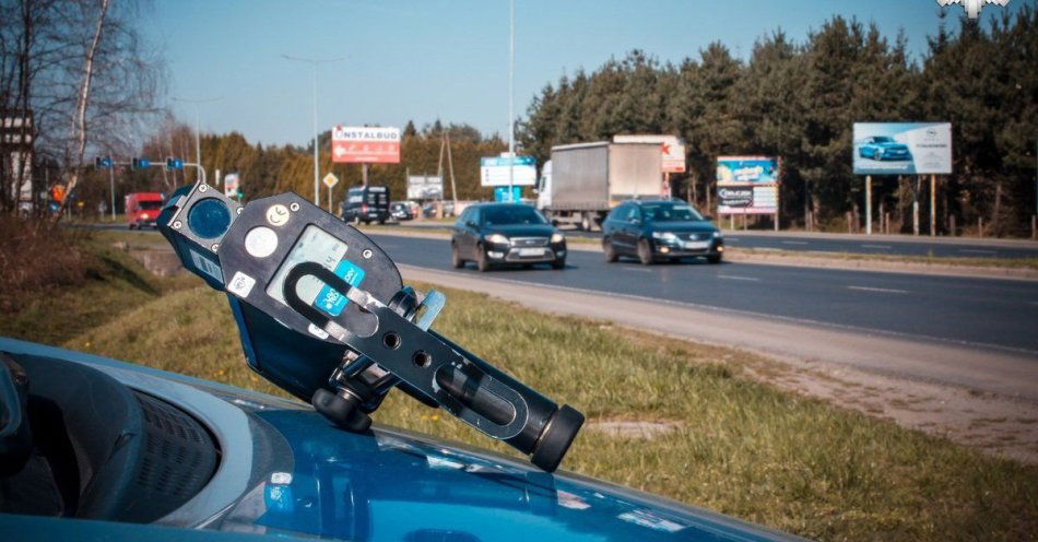 zdjęcie: Jechał Teslą 120 km/h w terenie zabudowanym / fot. KMP w Jastrzębiu Zdroju