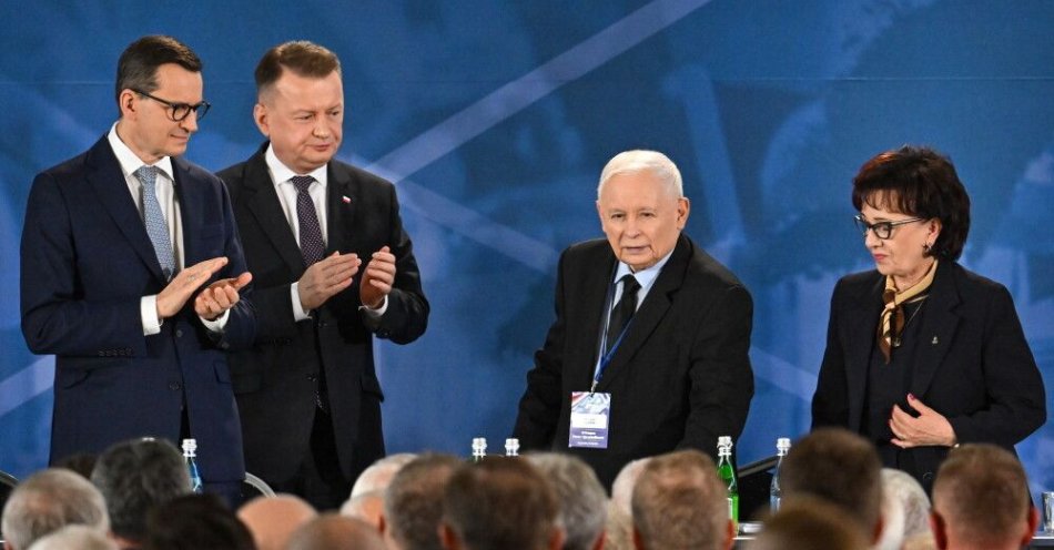 zdjęcie: Prawie połowa Polaków uważa, że PiS odzyska władzę po wyborach w 2027 r. / fot. PAP
