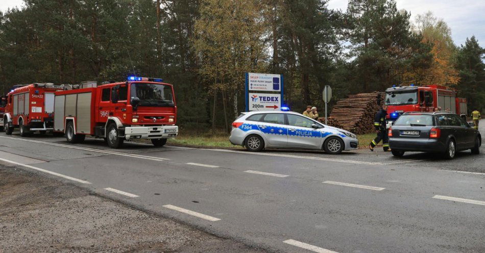 zdjęcie: Zakończyło się gaszenie pożaru w zakładzie produkcji olejów / fot. PAP