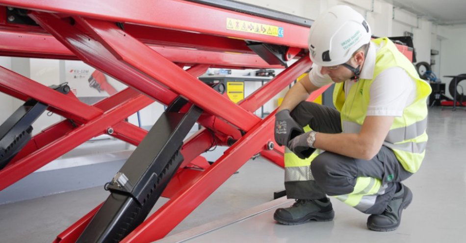 zdjęcie: Czy Twój serwis samochodowy miał inspekcję UDT przed sezonem letnim? / fot. nadesłane