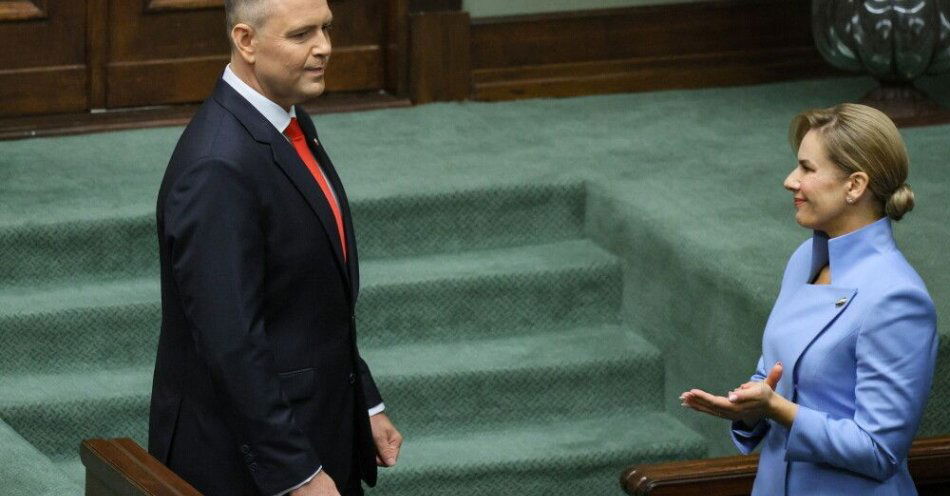 zdjęcie: Nie dla euro i podniesienia wieku emerytalnego / fot. PAP