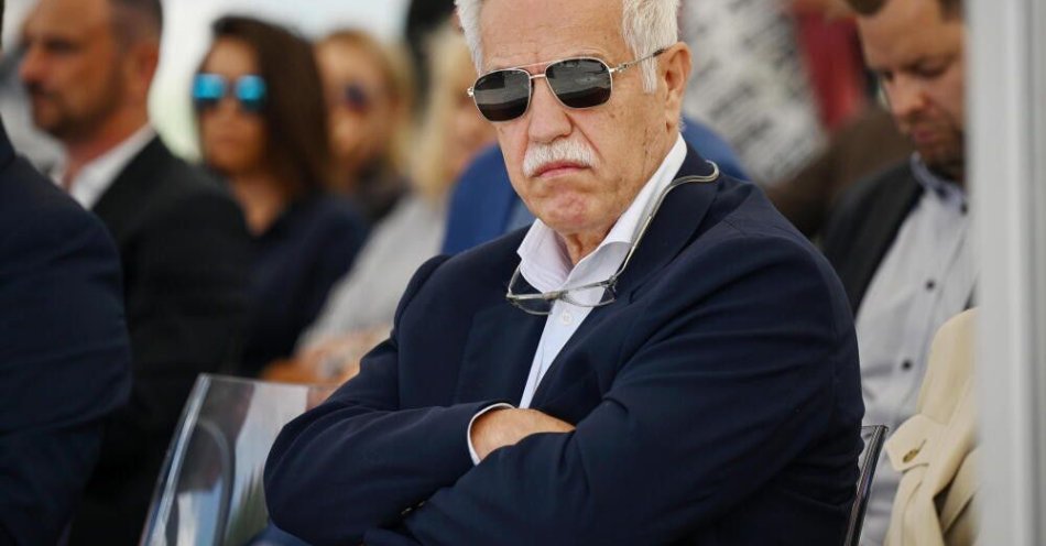 zdjęcie: Sąd w Liechtensteinie wydał prawomocny wyrok ws. sukcesji w rodzinie Solorzów / Gdańsk, 25.07.2024. Właściciel Grupy Polsat Plus i ZE PAK Zygmunt Solorz uczestniczy przy ul. Jabłoniowej w Gdańsku, 25 bm. w otwarciu stacji wodorowej NESO i prezentacji pierwszych z dziesięciu zamówionych  wodorowych NesoBusów. (mg/dw) PAP/Marcin Gadomski