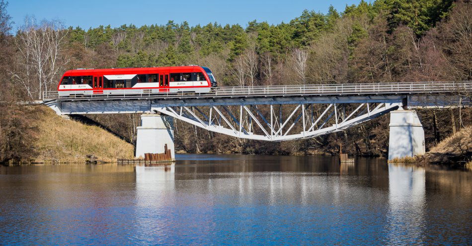 zdjęcie: Pociągami regionalnymi na wakacje / fot. Tomasz Czachorowski/eventphoto.com.pl dla UMWKP